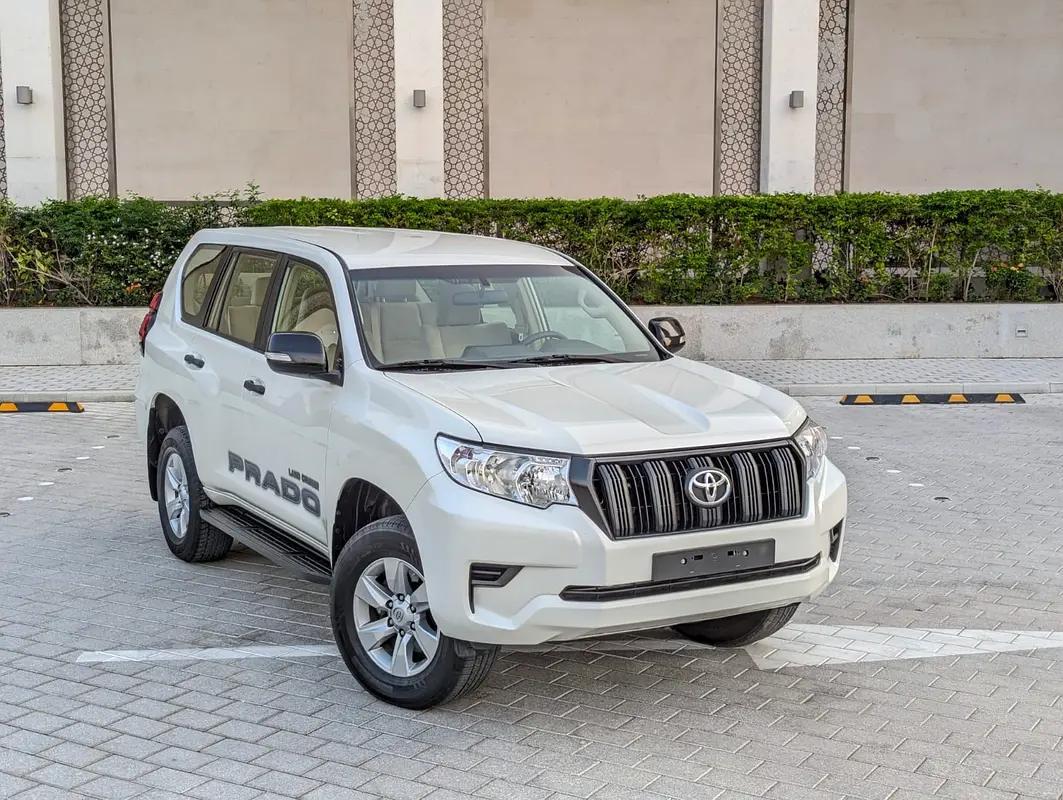 Toyota Prado 2023 — photo 1 of 19