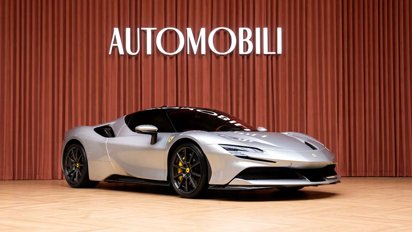 Ferrari SF90 Stradale 2021 — photo 1 of 20