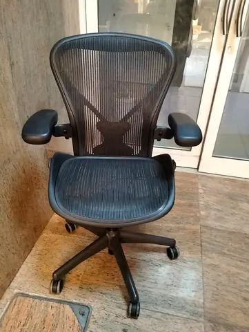 Herman Miller Areon Classic For Selling