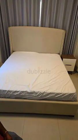 Bed with 2 night stands 160×200