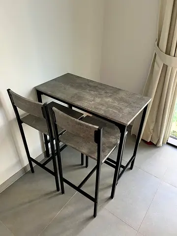 Bar table + 2 stools