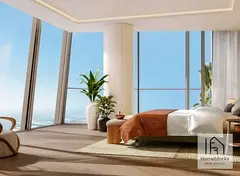 North Panoramic Palm Blue Waters and Dubai Skyline View