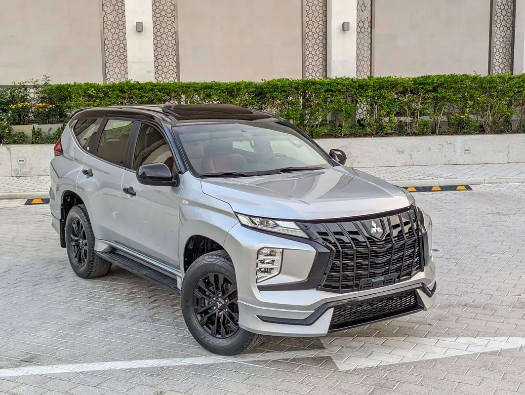 Mitsubishi Montero Sport 2021 — photo 1 of 20
