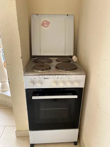 Efficient Electric Cooking with This Reliable Oven  Stove Combo