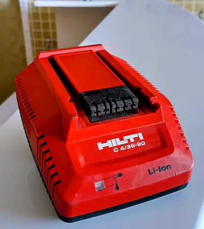 HILTI C4/36-90 CHARGER