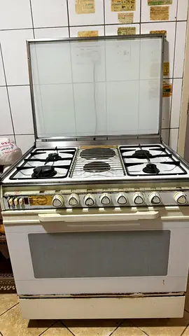 Well-Maintained Gas Range for Sale