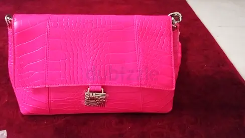 Stylish Pink Crocodile Pattern Handbag