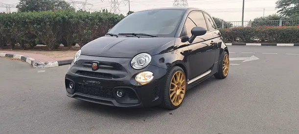 ABARTH 595 SCORPIONEORO 2022 FULL OPTION SERVICE +WARRANTY 14 -2 -2027 AL GHANDI +ORGINAL PAINT 100%