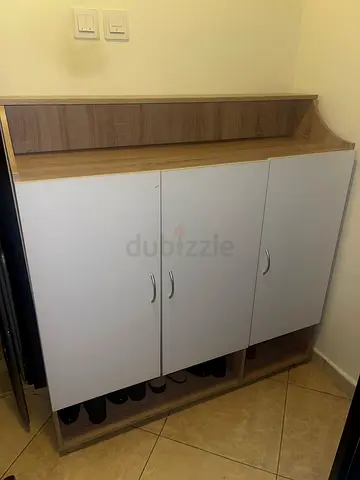 Shoe cabinet خزانة أحذية