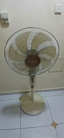 Olsenmark Stand Fan in Medium Condition