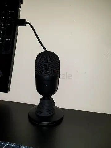 High-Quality Desktop Microphone for Streaming and Recording