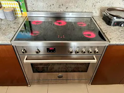 Bertazzoni Italian 5 Rings Full Electric Ceramic Cooker Range Size 90×60 cm