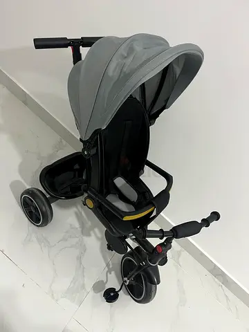 Compact and Stylish Baby Stroller