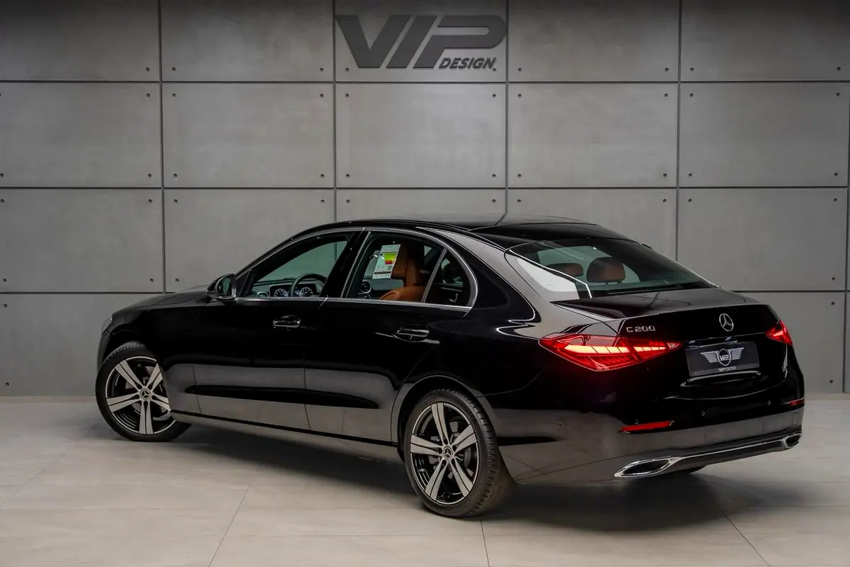 Mercedes-Benz C-Class 2025