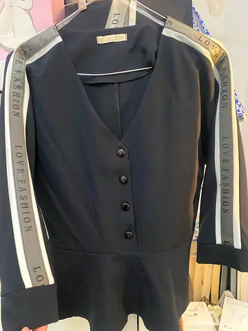 سيت نسائي يتكون من ٣ قطع تركي المنشأ وانيق