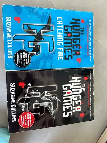 Set of 3 Hungergames books