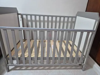 baby crib