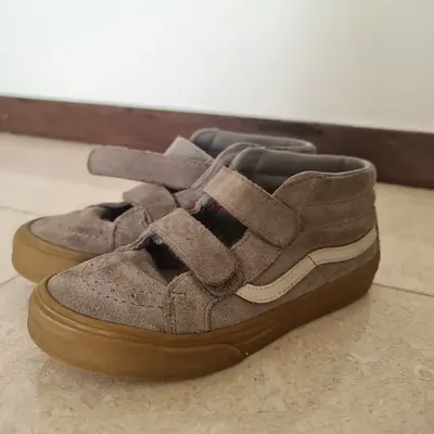 Vans Stylish Kids Sneakers (Size UE 34)