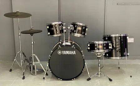 DRUM SET