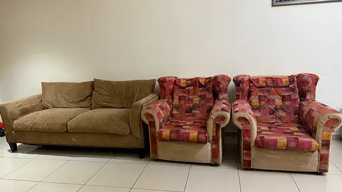 Urgent sale! 3-seater sofa with 2 single-seaters at a killer price.