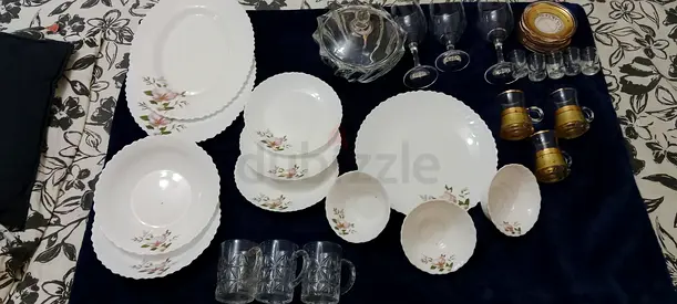 Dinner set urgent sale