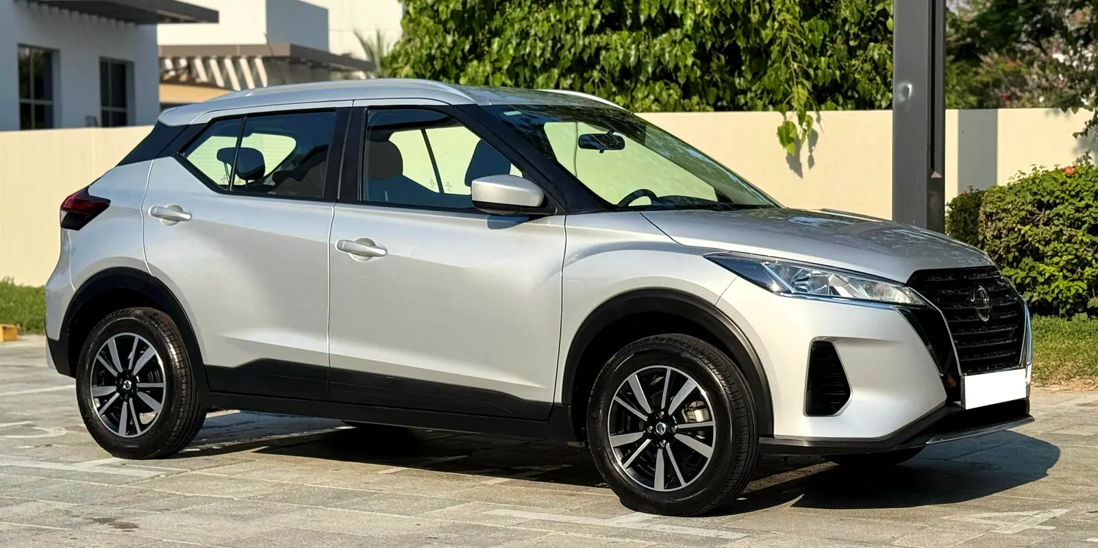 Nissan Kicks 2021 — photo 1 of 14