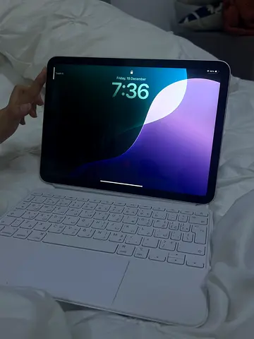 Apple iPad A16 (Newest Model) + AppleKeyboard | AppleCare until 2027 +