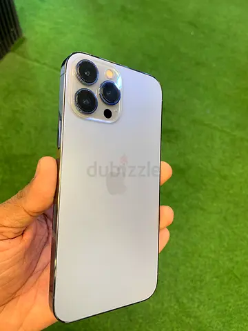 Apple iPhone 13 Pro Max clean