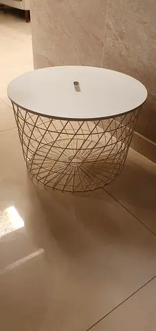 Stylish White Wire Basket Table