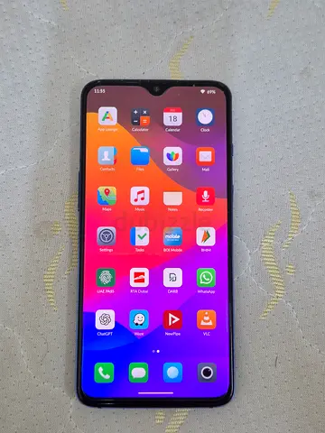 Oneplus 7 neat and clean looking latest Android 16 OS