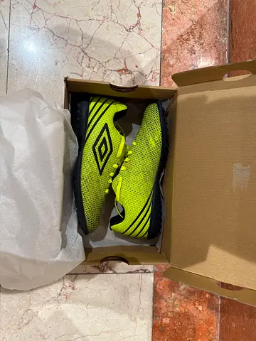 “Grab these Umbro boots! Worn only once, ultra-lightweight, and perfect for the field or everyday w