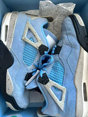 Jordan 4 UNC 9.5 /43 used