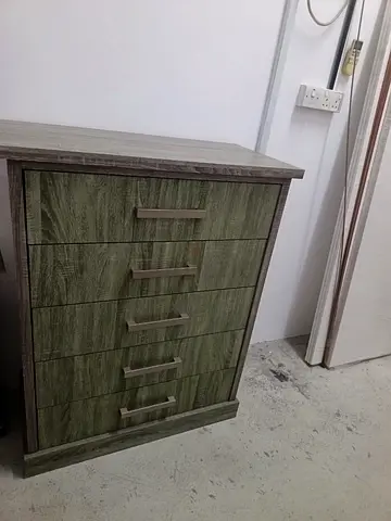 Stylish Green Chest of Drawers