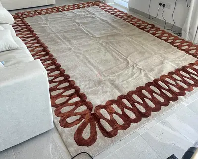 Beautiful Modern Area Rug with Unique Design.