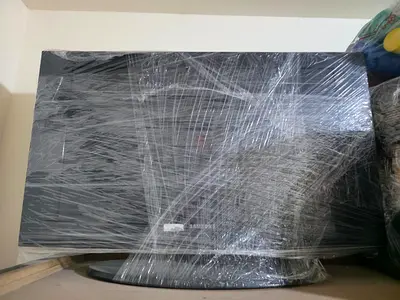 تلفزيون سامسونج للبيع 43 بوصة بحالة ممتازة مخزن قابل للنقاش