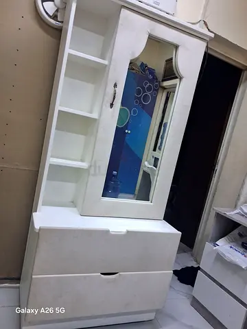DRESSING TABLE