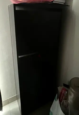 Shoe cabinet