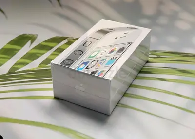 iPhone 4 - Rare | Iconic - White Color