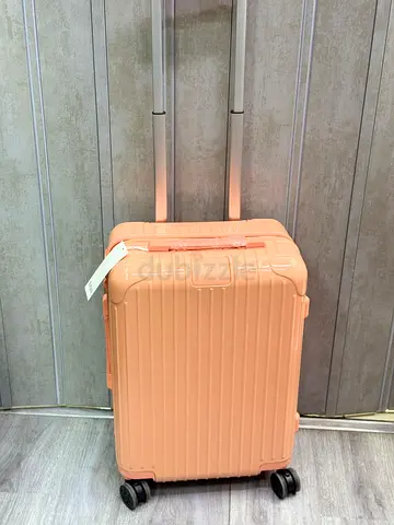 New Essential luggage