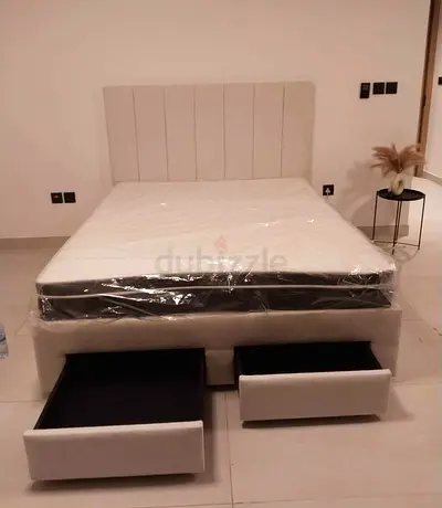Queen Size Elegant White Bed with  Storage Drawers For Sale