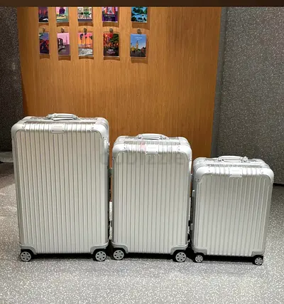 Luggage set