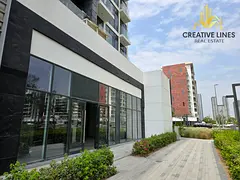 NEAR PARKING - PRIME LOCATION - CHILLER FREE SHOP