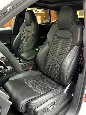 صورة 16 لـ 2021 AUDI RS Q8