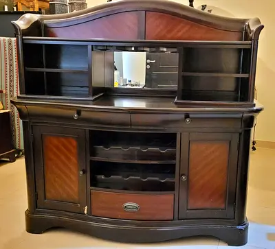 Bar / Wine Cabinet