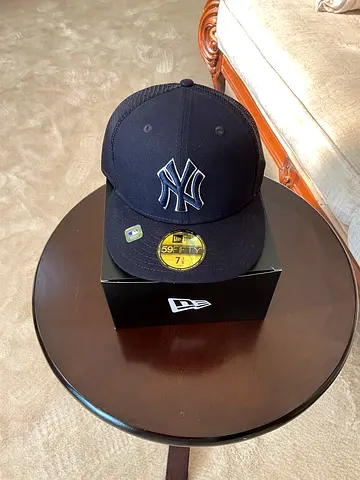 New era mlb 59fifty New York Yankees size. 7 1/8