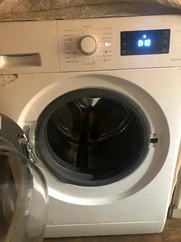 Reliable and Efficient Washing Machine for Sale, needs drum repair
