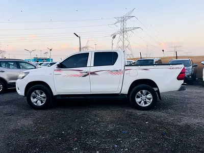 صورة 10 لـ 2016 Toyota HILUX