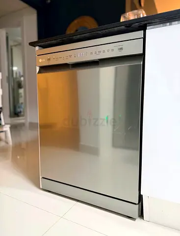 LG QuadWash Steam Dishwasher, 14 Place Settings, EasyRack Plus, Inverter Direct Drive, ThinQ – DFC53