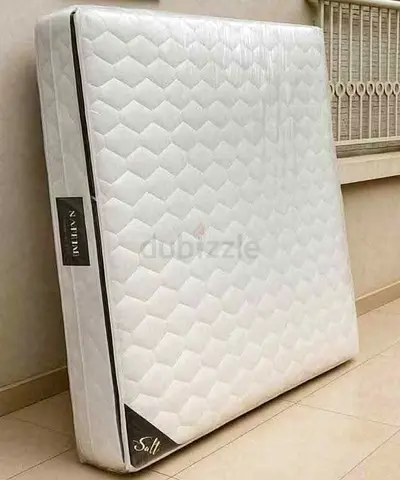 160x200 Queen size Memory foam Spring Mattress for sale. Soft and Comfortable mattress.