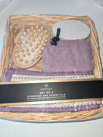 Spa Essentials Basket for Relaxation
